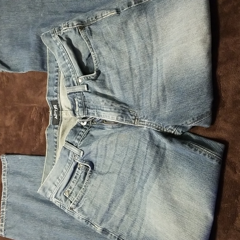 Apt 9 Jeans Size 34: A